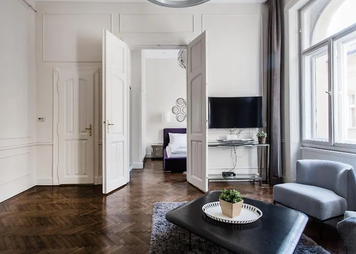 Apartament Opera With Free Parking, 2br2ba, Ac