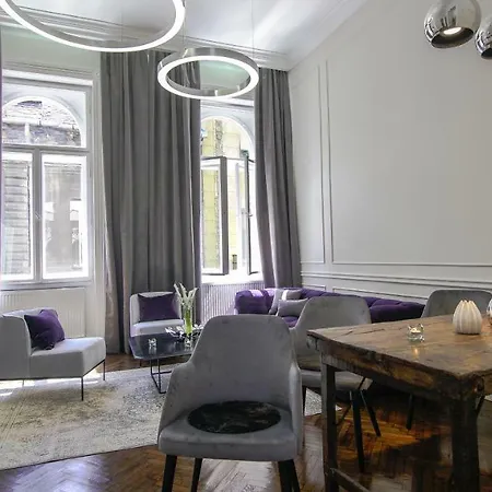 Apartmán Opera With Free Parking, 2br2ba, Ac