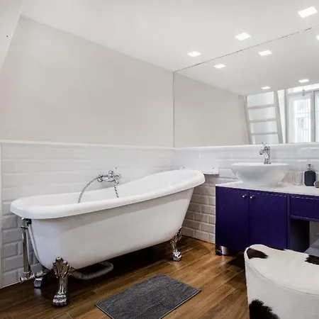 Opera With Free Parking, 2br2ba, Ac Budapeszt