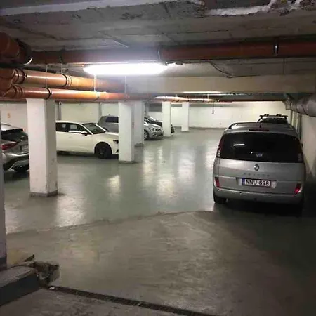 Opera With Free Parking, 2br2ba, Ac 부다페스트